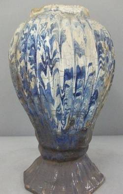 Vase, Indianische Blumen (Kriegsschaden);