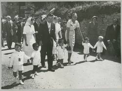 o.T., Josephine Baker mit Adoptivkindern. Rainbow Family