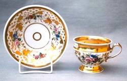 Tasse mit Unterschale, Goldzierwerk und Deutsche Blumen