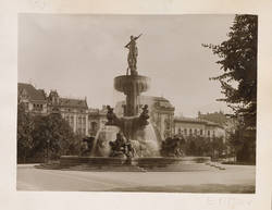 Herkulesbrunnen auf dem Lützowplatz