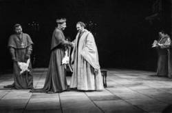 Szene mit Ernst Busch als Galilei und Ernst-Otto Fuhrmann als Kardinal Barbarini