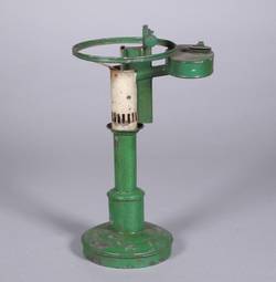 Grün lackierte Öl-Tischlampe (sogenannte Argand-Lampe) ohne Glasglocke und Zylinder;