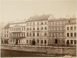 Burgstraße 11-14 mit dem Hotel zum König von Portugal