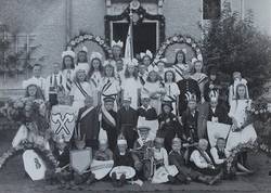 Klassenfoto, Jungen und Mädchen, Schulfest in Gelenau bei Kamenz