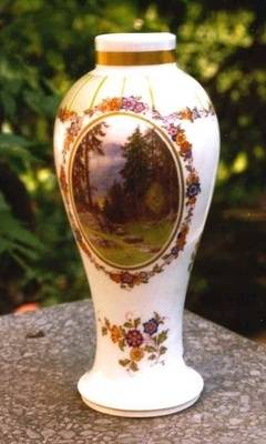 Vase, Landschaftsdarstellung;