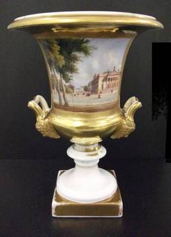 Krater-Vase mit Vedutenmalerei, Opernhaus