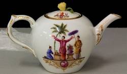 Teekanne mit Deckel, Chinoiserien