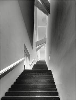 "Treppenaufgang im Inneren des Jüdischen Museums"
