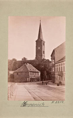 Köpenick. Stadtkirche St. Laurentius und ehemalige Schule von der Lindenstraße aus