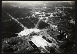 Luftaufnahme: Pariser Platz und Brandenburger Tor, Blick nach Nordwest zum Königsplatz