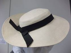 weiß/beiger  Damen-Bast-Hut mit schwarzem Band