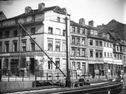 Blick auf die Spreeuferbebauung in der Friedrichsgracht 11-6, links die Einmündung in die Fischerstraße;