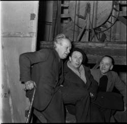 John Heartfield, Karl Ruppert und Ernst Busch im Deutschen Theater