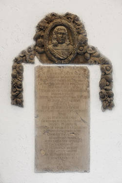 Gedenkstein mit Brustbild für den Generalfeldmarschall Otto Christoph von Sparr (1599 oder 1605-1668)