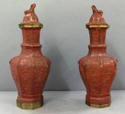 Vasenpaar, Reliefdekor