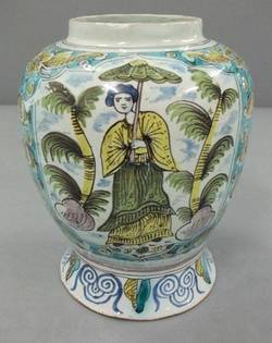 Vase, Chinoiserie und floraler Dekor;