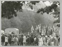 "Aufmarsch der Turner". Turnfest 1968. Kaiserdamm am Theodor-Heuß-Platz