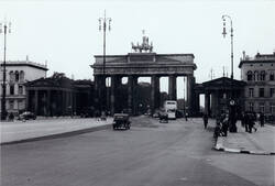 Pariser Platz mit Brandenburger Tor