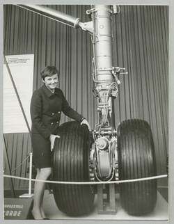 Am Sonntag schließt die Deutsche Industrieausstellung Berlin 1968 ... Concorde-Fahrgestell bei der Industrieausstellung Berlin 1968