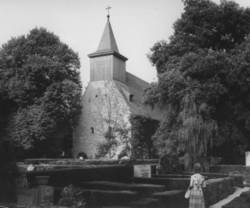 Dorfkirche Dahlem mit Friedhof