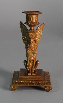 Bronzeleuchter mit Schaft in Form einer Sphinx