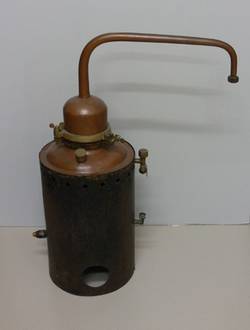 Destillierapparat aus der Kolberger Apotheke;