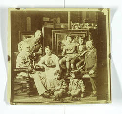 Gustav und Cornelie Richter mit Familie im Atelier, um 1884;