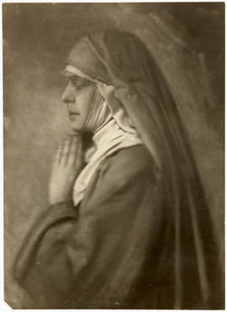 Lina Lossen als Mutter Maria in „Die Passion“;