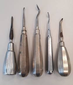 Konvolut aus 5 zahnmedizinischen Instrumenten