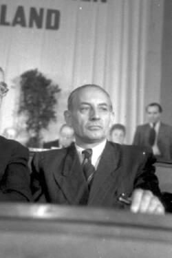 Teilnehmer der 2. Sitzung der Volkskammer der DDR