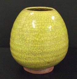 Vase, gelb-grün glasiert