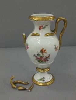 Vase, Deutsche Blumen und Golddekor