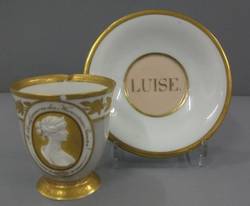 Tasse mit Unterschale, Erinnerungstasse Königin Luise von Preußen