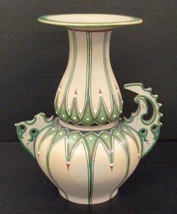 Flaschenvase, ornamentaler Dekor;