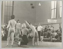 "Junge Turnerinnen zeigen ihr Können". Turnfest 1968. Messehallen