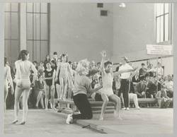 "Junge Turnerinnen zeigen ihr Können". Turnfest 1968. Messehallen