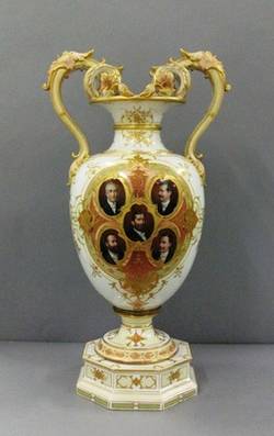 Amphoren-Vase, Geschenk zum 25-jährigen Geschäftsjubiläum von Rudolf Dressel;