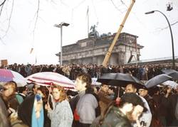 Öffnung des Brandenburger Tors, Uhrzeit: 15:00 Uhr;