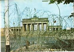 "Berlin Brandenburger Tor, zugemauert"