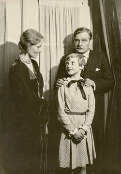 Szene mit Helene Thimig, Rudolf Forster und Christiane Grautoff in Die Kreatur