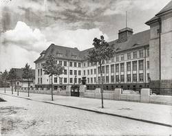 Richard-Wagner-Lyzeum (heute Gerhart-Hauptmann-Gymnasium), Bruno-Wille-Straße 37-45 in Friedrichshagen