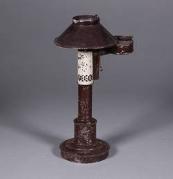 Dunkelbraun lackierte Öl-Tischlampe (sogenannte Argand-Lampe) mit Blechschirm;